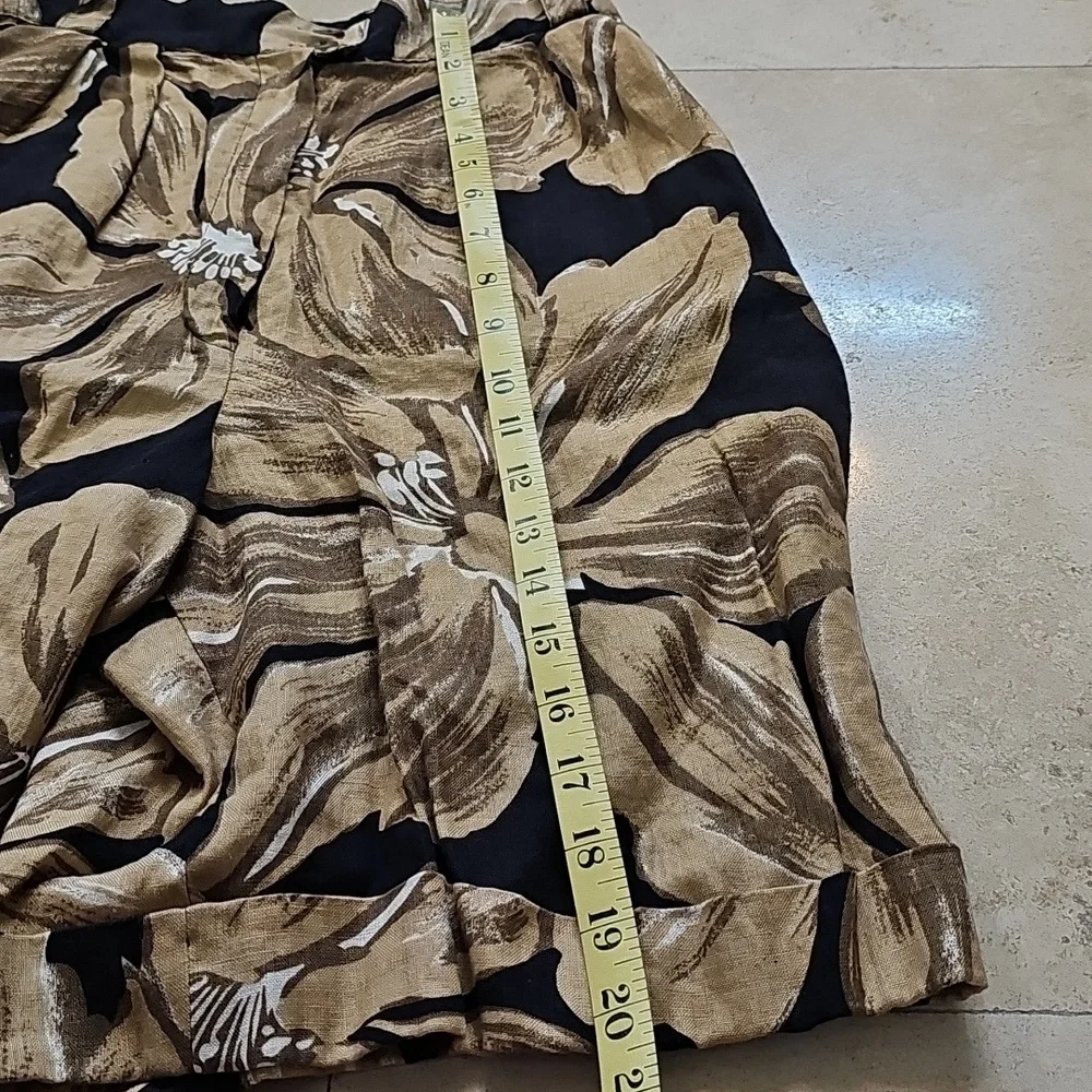 Jones New York Women's Floral Linen Shorts - Black and Tan - Picture 7 of 7